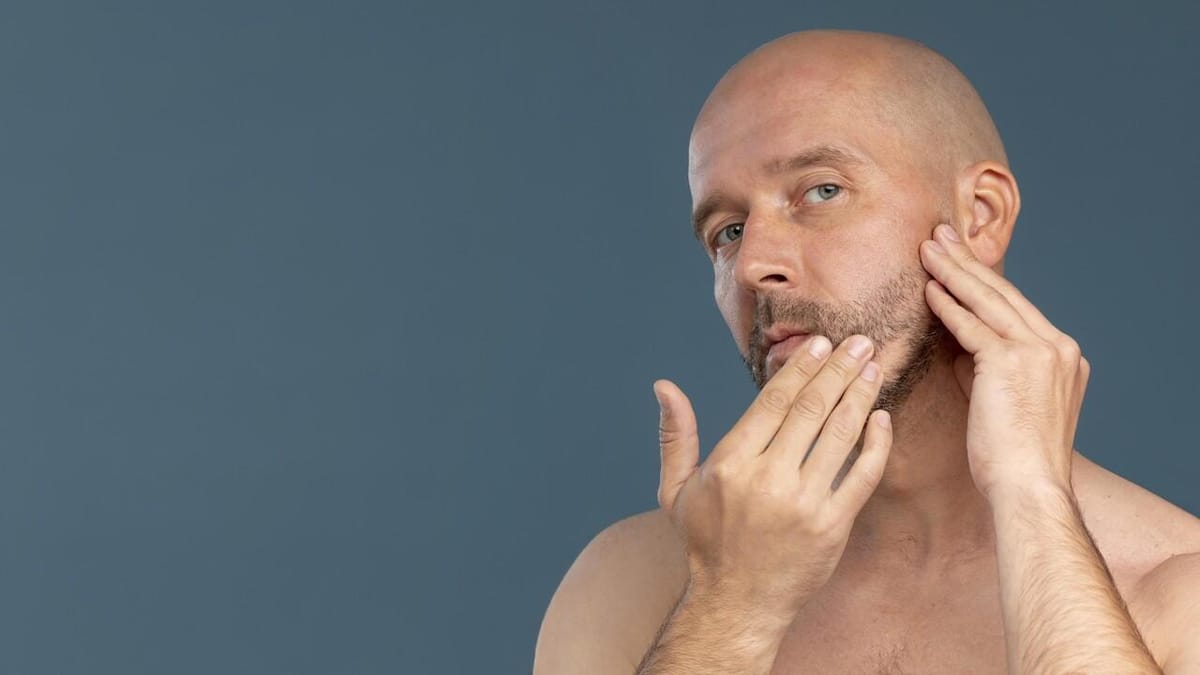 Alopecia na barba: causas, tratamentos e transplante