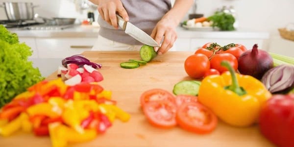 Alimentação saudável pode ajudar a ter uma aparência mais jovem. Saiba como!