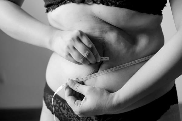 Lipoenxertia: aumento e definição corporal sem próteses