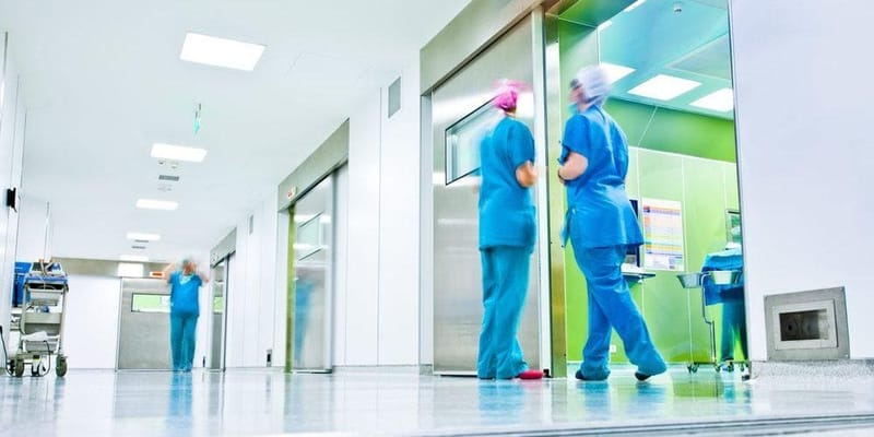 Saiba como escolher um bom hospital para fazer cirurgia plástica