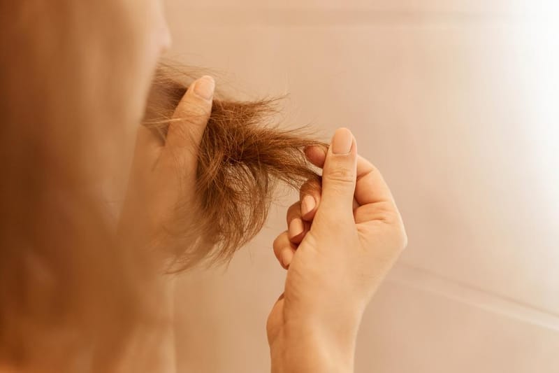 Queda de cabelo pós-parto: por que acontece e como fazer o tratamento?